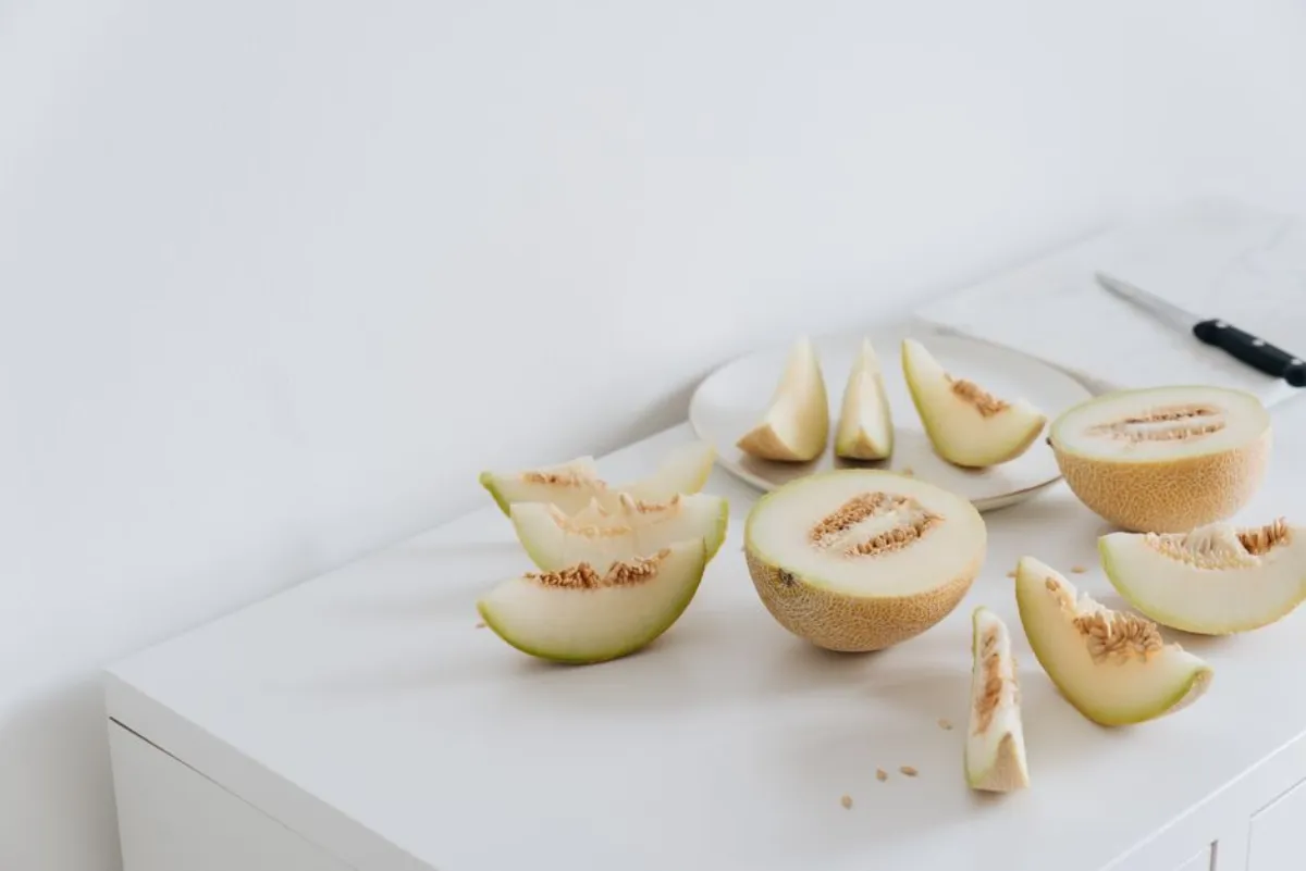 cantaloupe slices